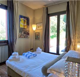 5 bedroom villa with pool and tennis court near San Gimignano, sleeps 10